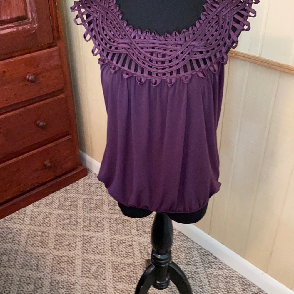 Sleeveless blouse, dark purple